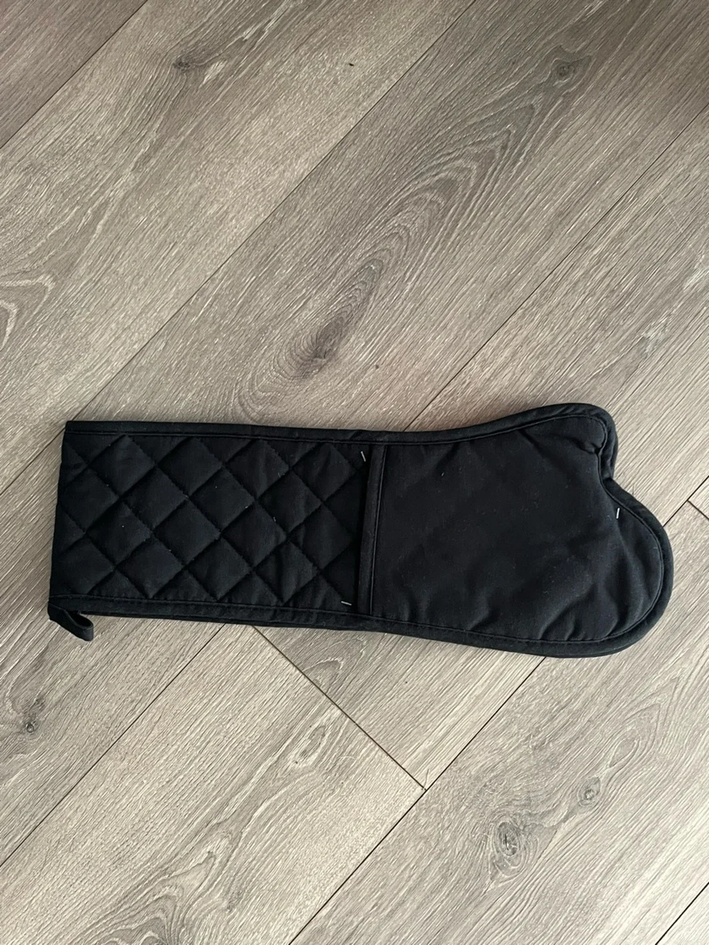 NWOT Anthropologie & Crate & Barrel Bundle Set of 2 Black Oven Mitts & Apron